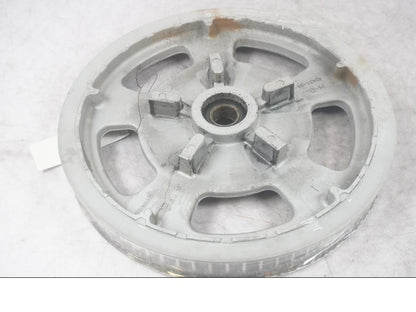 Höger sida på Remdrev från en H-D V-Rod 1130 -2005 motorcykel.