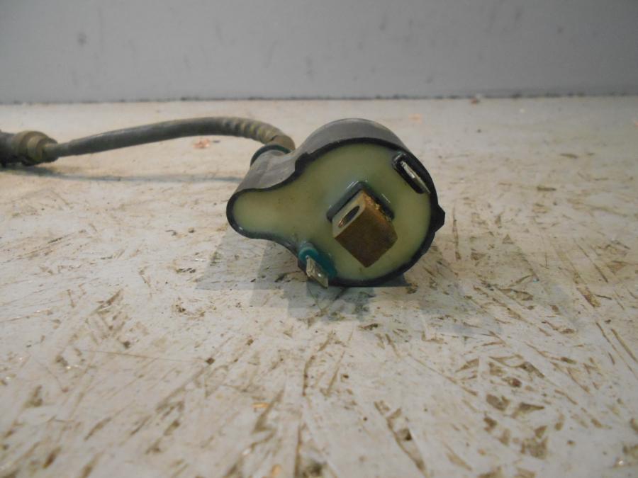 Höger sida på Tändspole från en Honda CBR 125 R -2007 motorcykel.