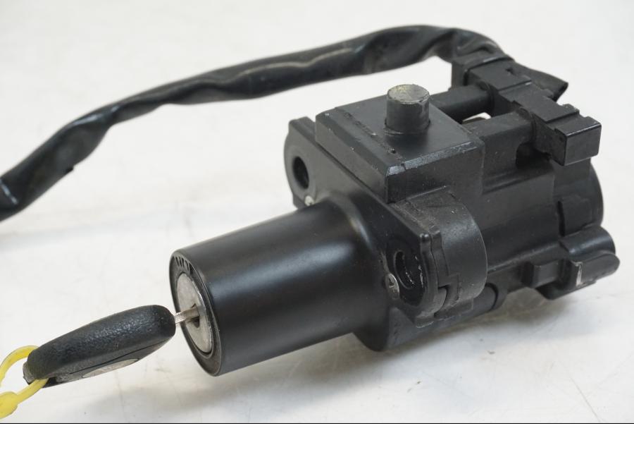 Extrabild6 på Låssats från en Honda CB 600 F -2008 motorcykel.