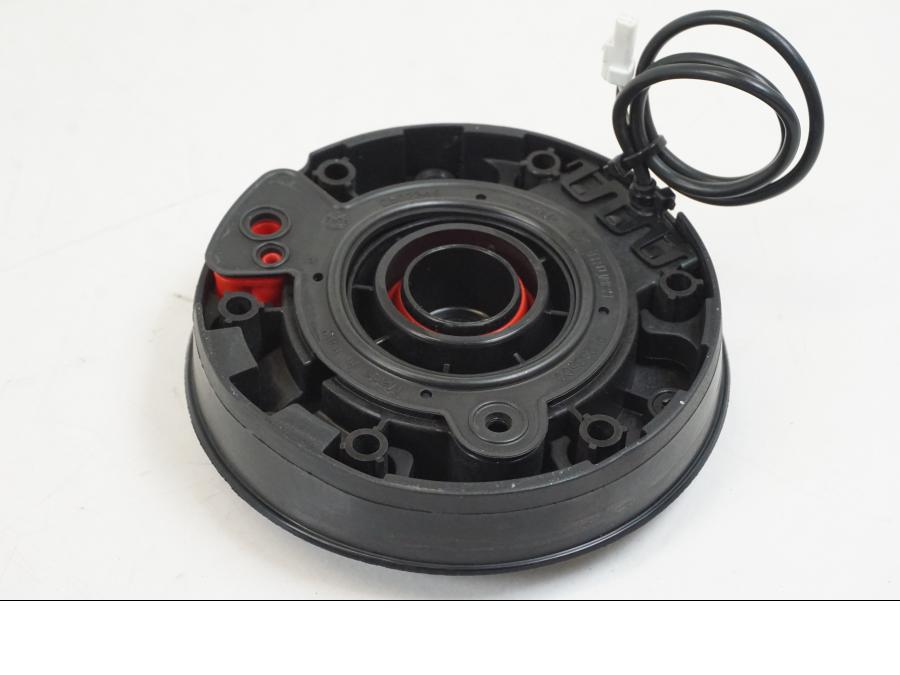 Snett uppifrån på Tanklock från en Triumph Speed Triple -2021 motorcykel.