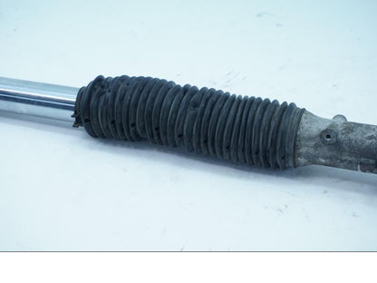 Snett nerifrån på Gaffelben från en Honda XL 600 V -1994 motorcykel.