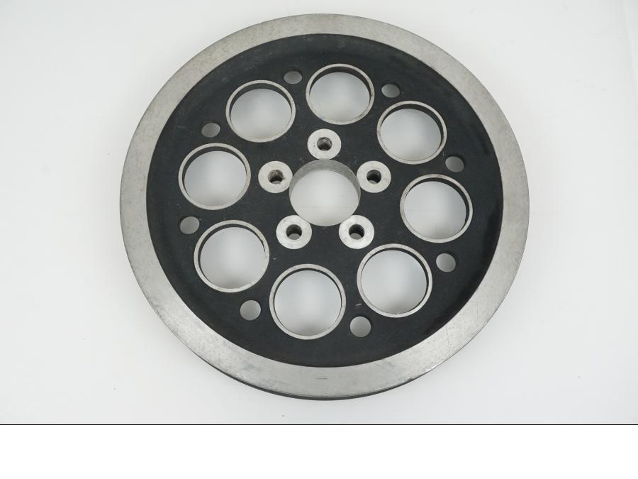 Framsidan på Remhjul från en H-D Dyna Low Rider FXDL -2004 motorcykel.