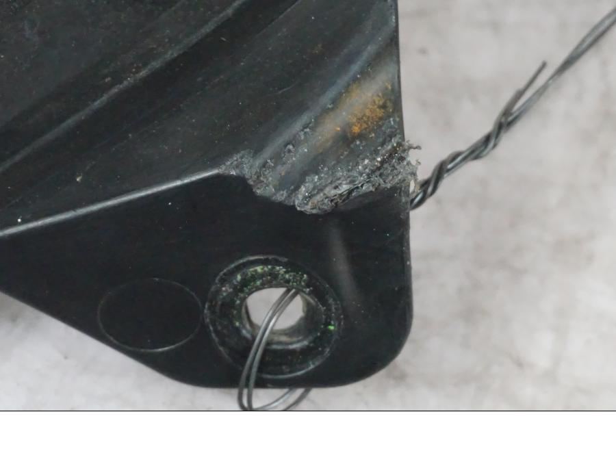 Vänster sida på Bensintankskåpa från en Kawasaki ZX-6R -2006 motorcykel.