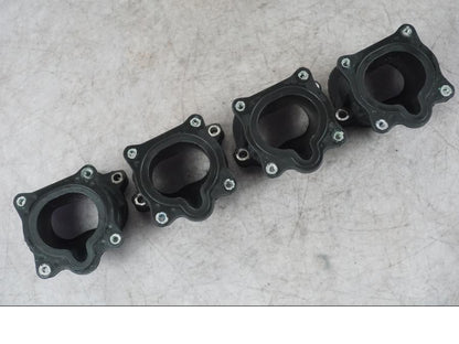 Vänster sida på Insugsgummi från en Ducati Multistrada V4 -2024 motorcykel.