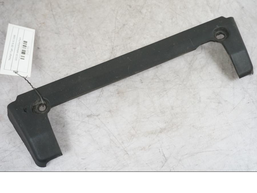 Framsidan på Vattenkylkåpa från en Triumph Tiger -2009 motorcykel.