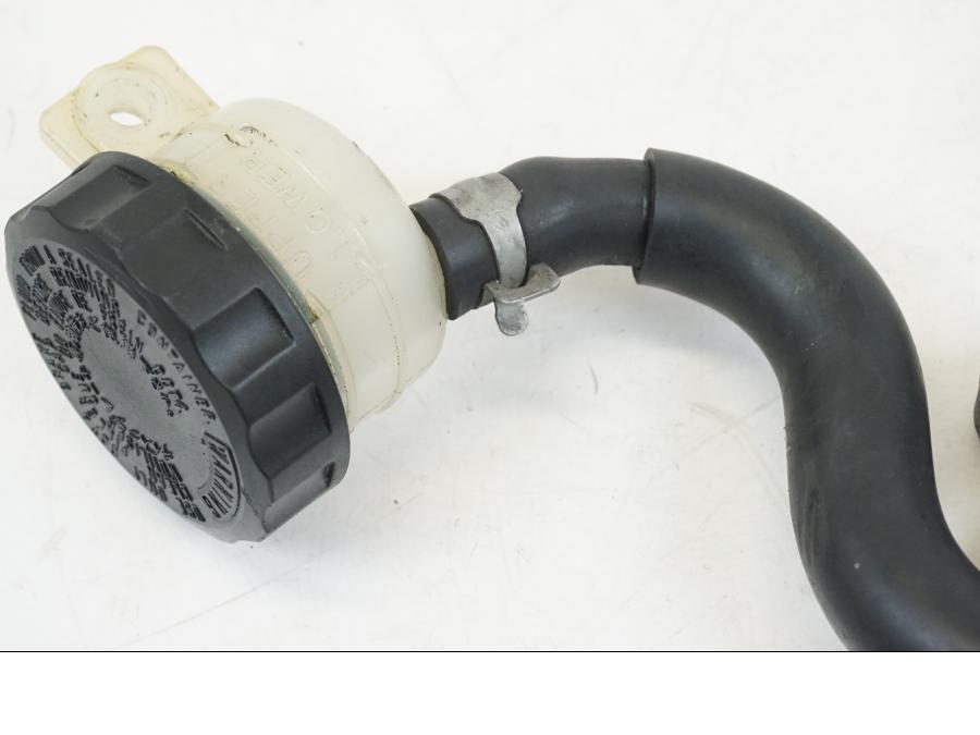 Vänster sida på Bromshuvudcylinder från en Kawasaki ZX-12R -2000 motorcykel.