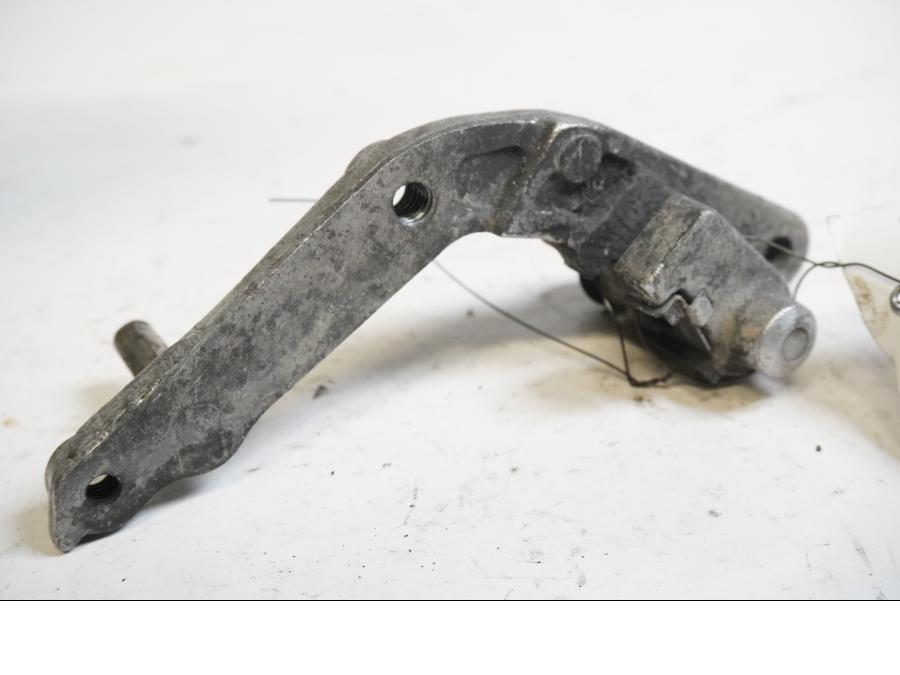 Baksidan på Bromsoksfäste från en Triumph Tiger -2002 motorcykel.