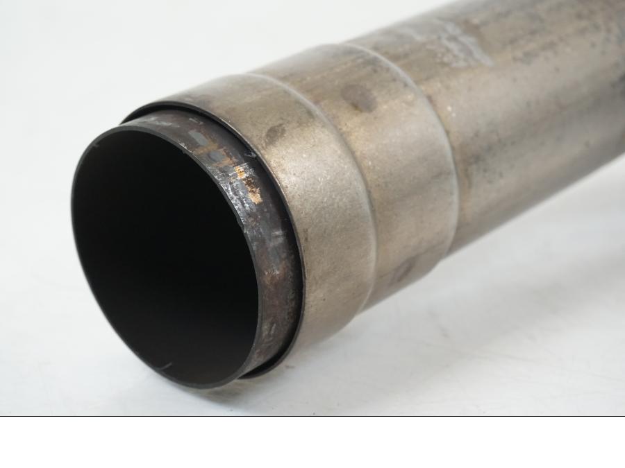 Baksidan på Grenrör från en Ducati Streetfighter S -2011 motorcykel.