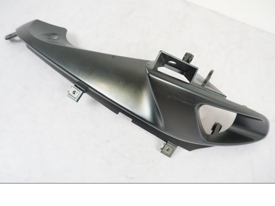 Framsidan på Luftintag från en Suzuki GSX-R 750 -2006 motorcykel.