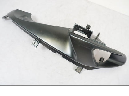 Framsidan på Luftintag från en Suzuki GSX-R 750 -2006 motorcykel.