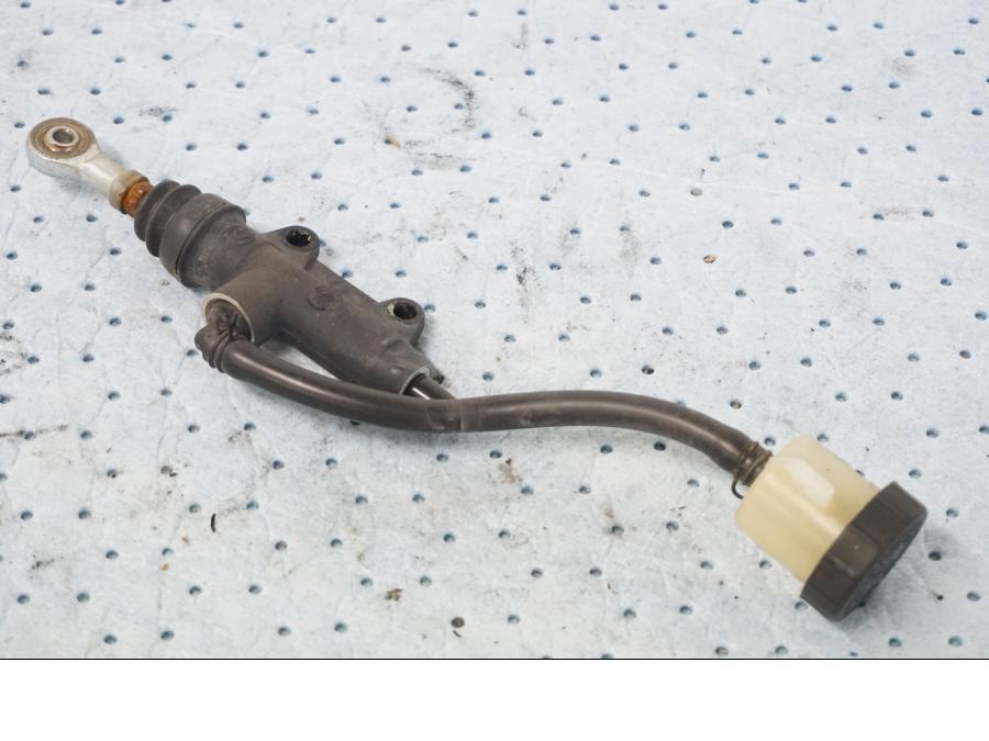 Höger sida på Bromshuvudcylinder från en KTM 690 Duke -2008 motorcykel.