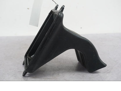 Höger sida på Luftburksnorkel från en Ducati Multistrada V4 -2024 motorcykel.