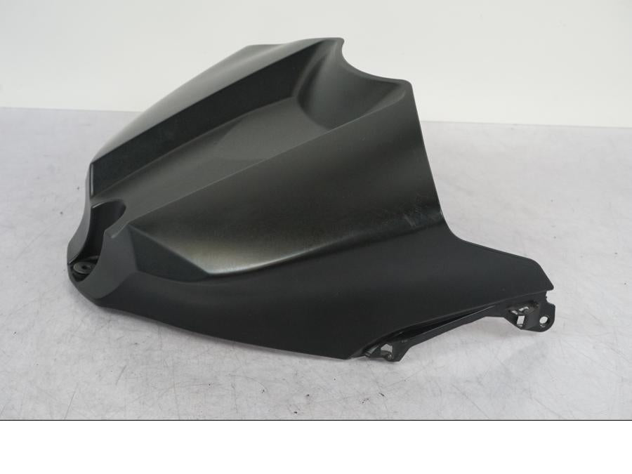 Höger sida på Bensintankskåpa från en Yamaha YZF 1000 R1 -2010 motorcykel.