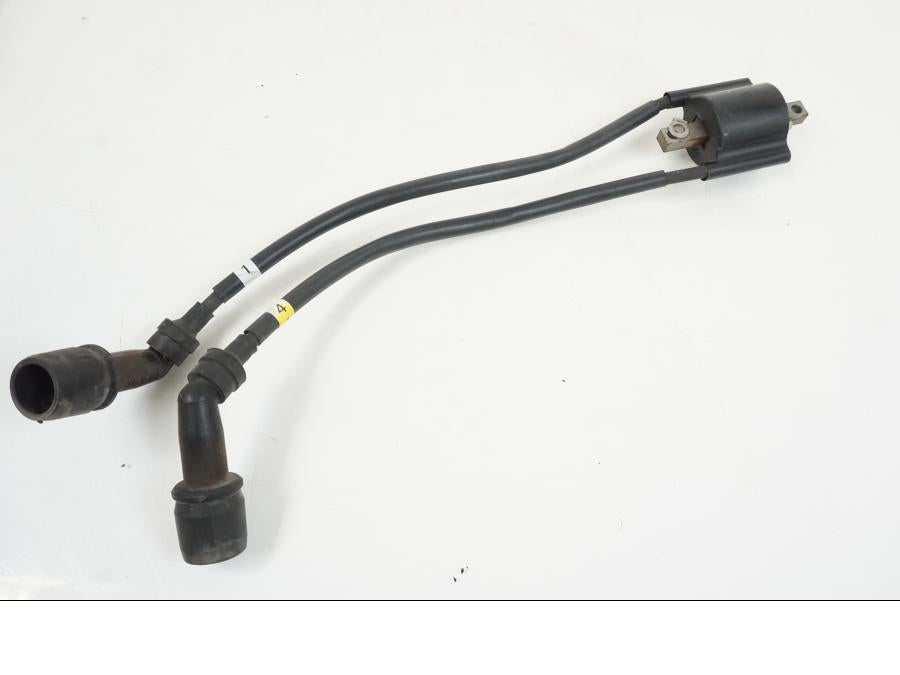 Baksidan på Tändspole från en Yamaha XJR 1300 -2007 motorcykel.