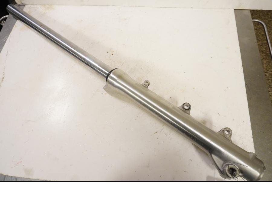 Framsidan på Gaffelben från en Yamaha XV 1100 -1998 motorcykel.