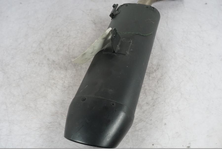 Höger sida på Ljuddämpare från en Yamaha YZF 1000 R1 -2005 motorcykel.