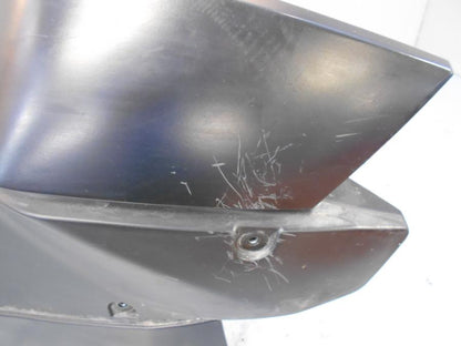 Snett uppifrån på Bensintank från en KTM 690 SM -2007 motorcykel.