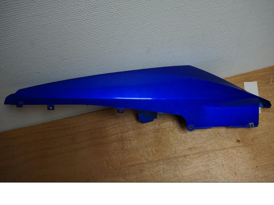 Framsidan på Bakvinge från en Yamaha YZF-R 125 -2009 motorcykel.