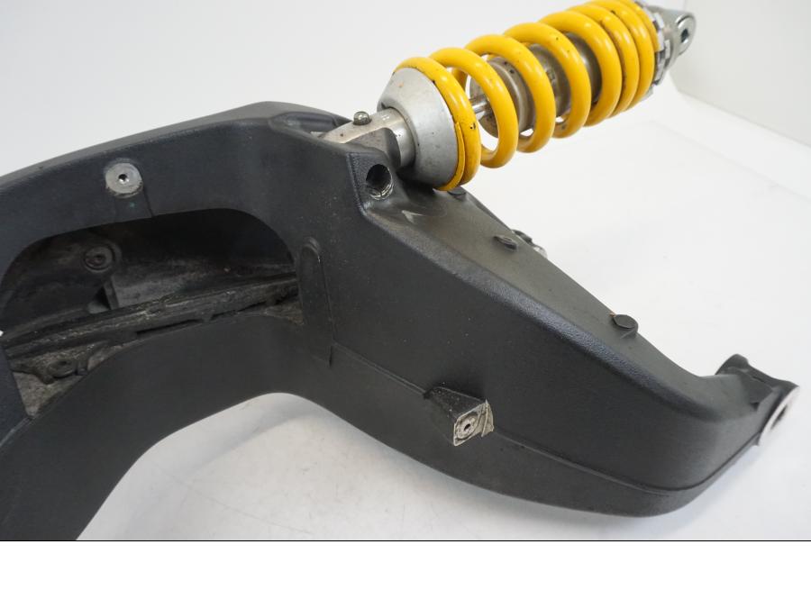 Extrabild5 på Sving från en Ducati Hyperstrada -2013 motorcykel.