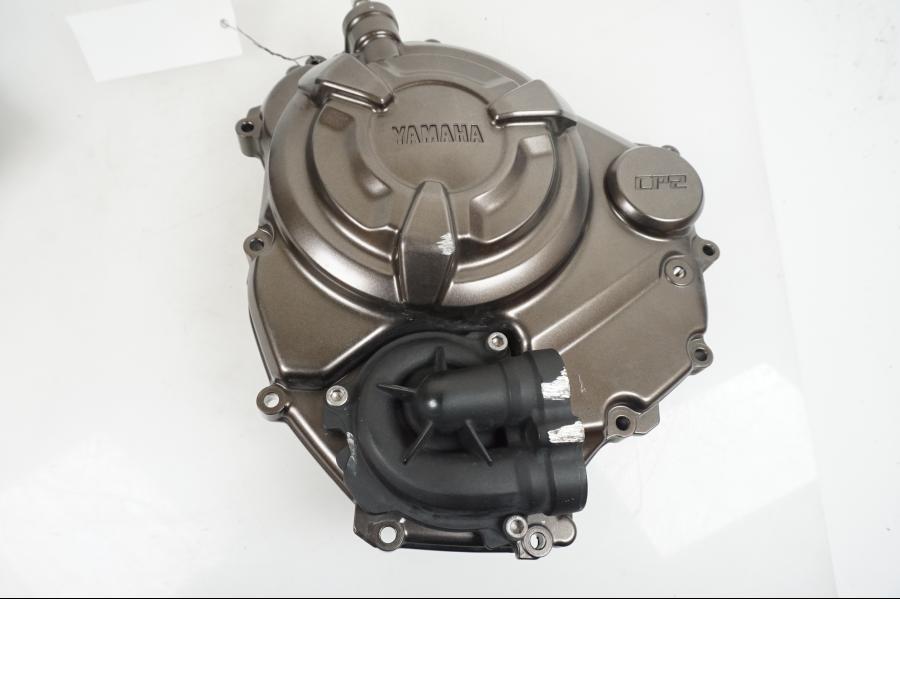 Framsidan på Kopplingskåpa från en Yamaha MT-07 -2014 motorcykel.