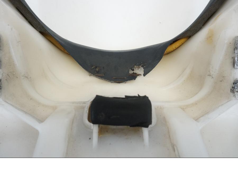 Snett uppifrån på Sadel från en Yamaha YZF R6 -2006 motorcykel.