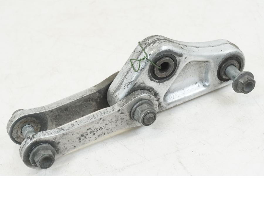 Framsidan på Stötdämparlänkage från en BMW F 650 CS -2003 motorcykel.