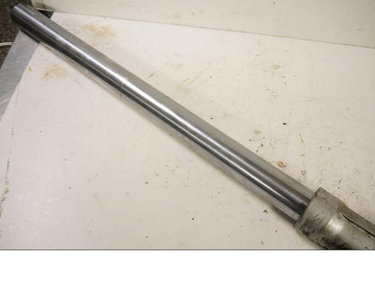 Höger sida på Gaffelben från en Suzuki DR 750 S -1988 motorcykel.