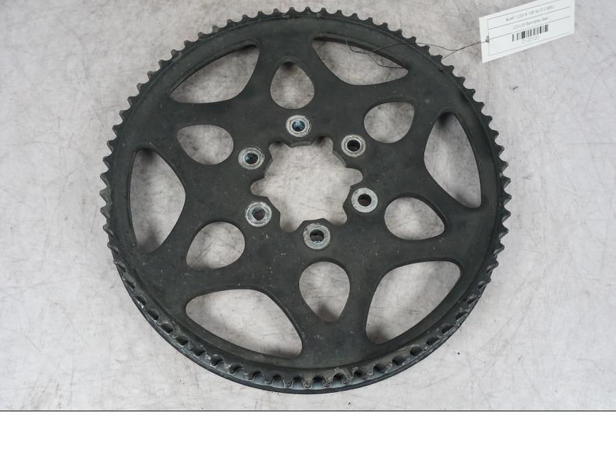 Framsidan på Remdrev från en Buell 1125 R -2008 motorcykel.