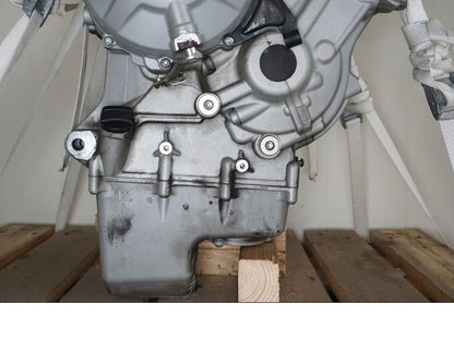 Baksidan på Motor från en MV Agusta Dragster -2014 motorcykel.