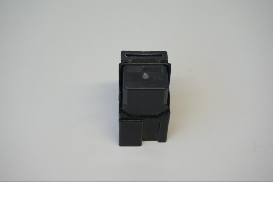 Framsidan på Relä från en Yamaha MT-07 -2020 motorcykel.