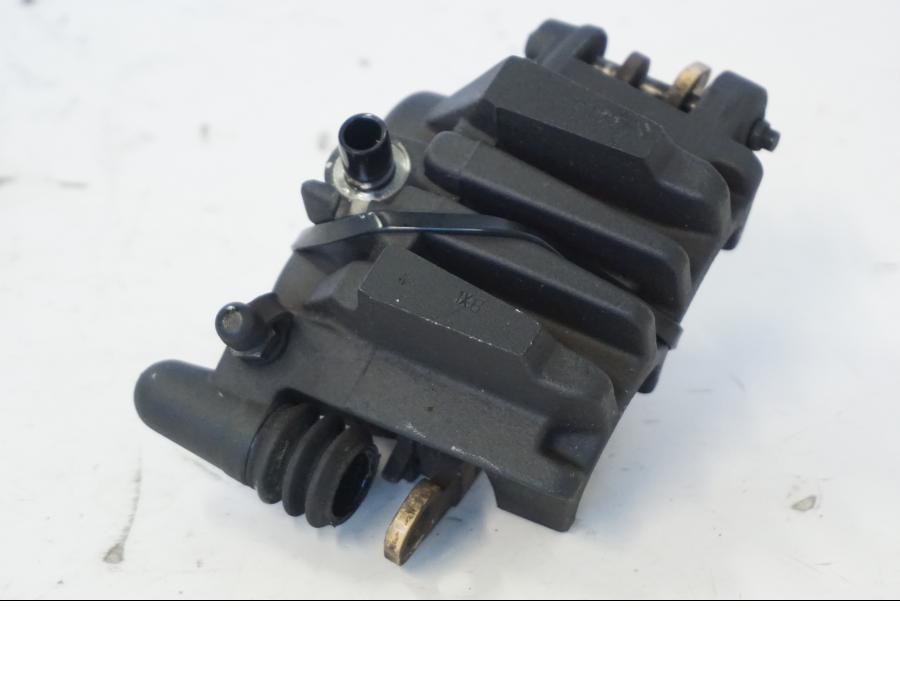 Snett uppifrån på Bromsok från en Kawasaki ER-6N -2012 motorcykel.