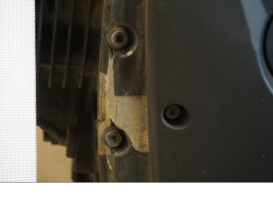 Höger sida på Motor från en BMW R 1200 GSA -2012 motorcykel.