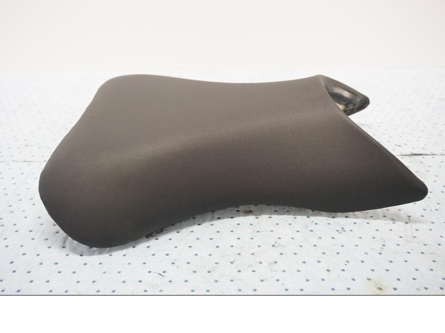 Framsidan på Sadel från en Kawasaki ZX-6R -2000 motorcykel.