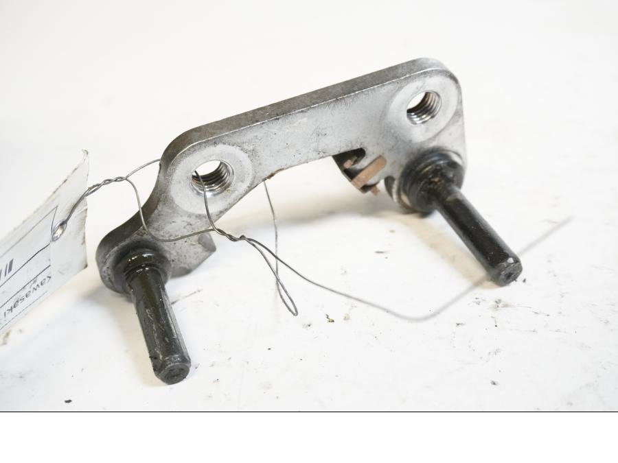 Baksidan på Bromsoksfäste från en Kawasaki VN 1500 Classic Tourer -2003 motorcykel.