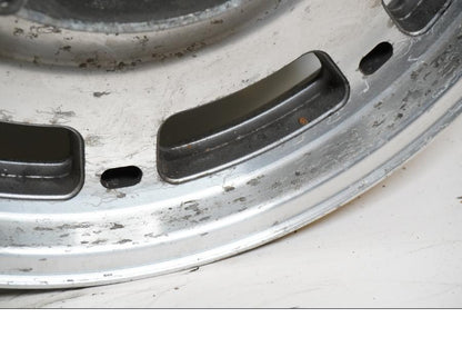 Höger sida på Fälg från en Honda GL 1500 -1998 motorcykel.