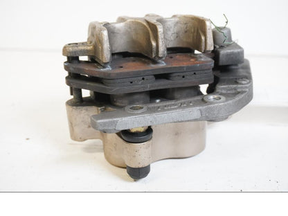 Höger sida på Bromsok från en Honda CB 600 Hornet -2005 motorcykel.