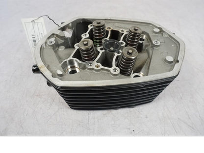 Höger sida på Topplock från en BMW R 1200 GS -2010 motorcykel.