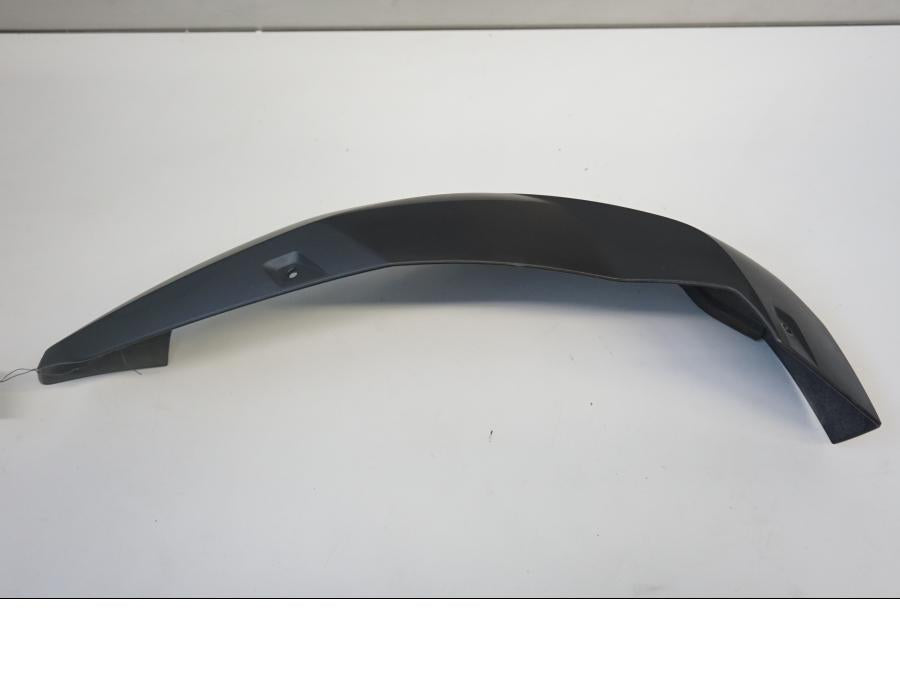 Baksidan på Bensintankskåpa från en BMW R 1200 GSA -2011 motorcykel.