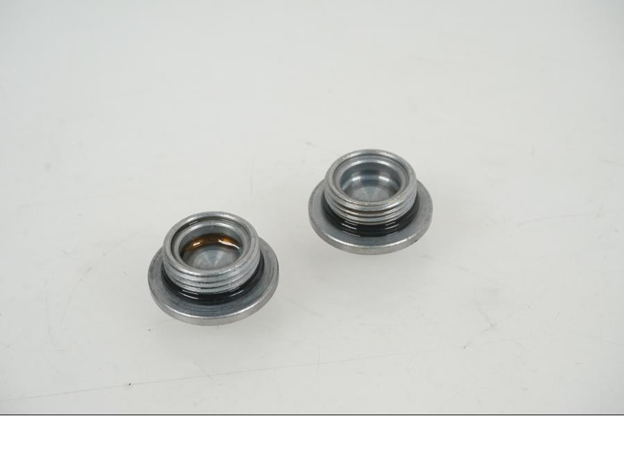 Baksidan på Oljelock från en KTM 1290 Super Duke R -2021 motorcykel.