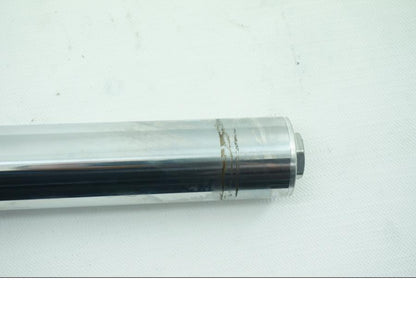 Vänster sida på Gaffelben från en Triumph Bonneville -2001 motorcykel.