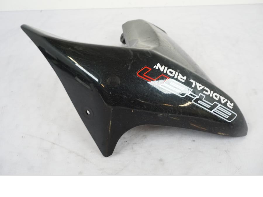 Höger sida på Kylarvinge från en Kawasaki ER-6N -2012 motorcykel.