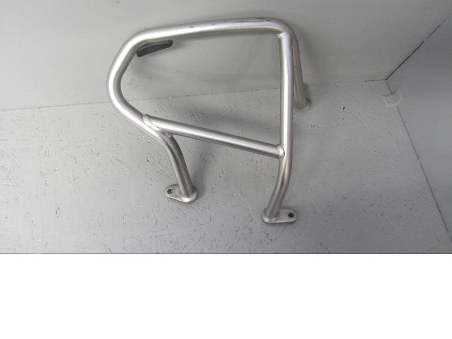 Framsidan på Motorskyddsbåge från en BMW R 1200 GS -2015 motorcykel.