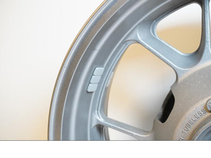 Extrabild5 på Fälg från en Kawasaki GTR 1400 -2008 motorcykel.