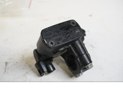 Baksidan på Bromshuvudcylinder från en Gasgas CG 250 -2013 motorcykel.