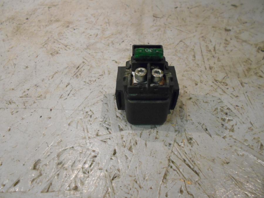 Framsidan på Startrelä från en Honda CBR 125 R -2007 motorcykel.