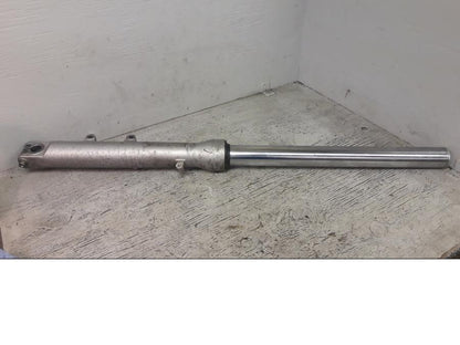 Framsidan på Gaffelben från en Honda VFR 750 -1993 motorcykel.