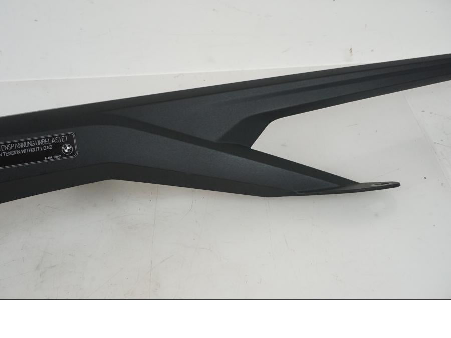 Höger sida på Kedjeskydd från en BMW F 750 GS -2019 motorcykel.