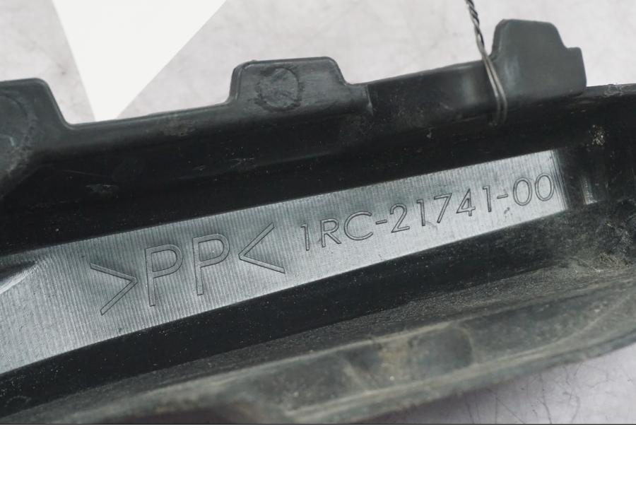 Extrabild2 på Bakvinge från en Yamaha MT-09 -2016 motorcykel.