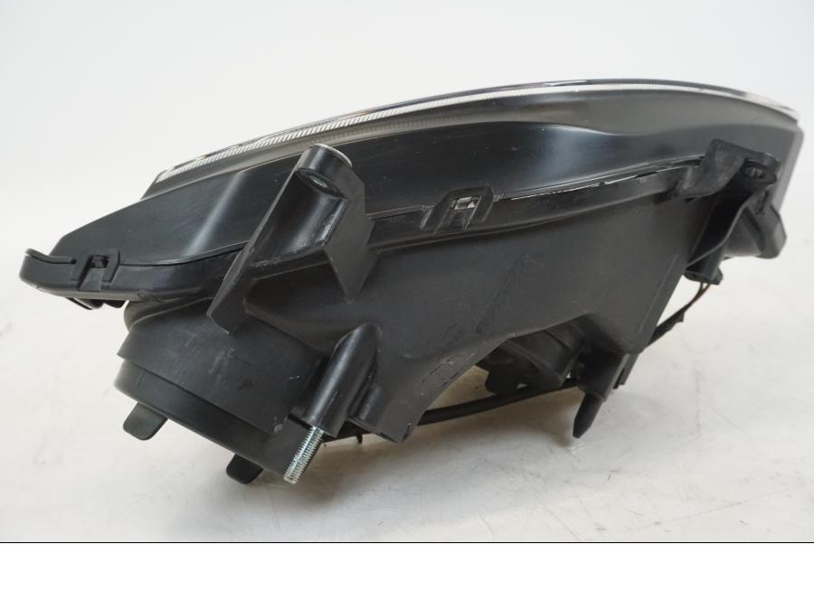 Snett uppifrån på Strålkastare från en Honda VFR 800 -2003 motorcykel.