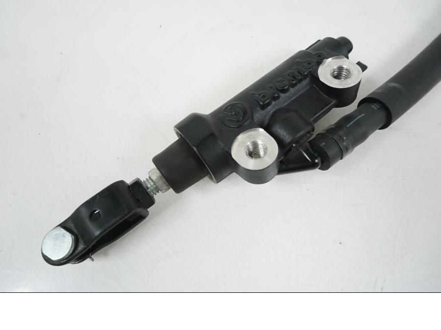 Framsidan på Bromshuvudcylinder från en Yamaha MT-09 Tracer -2021 motorcykel.